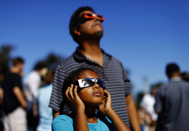 Picture 7 of Partial eclipse across North America