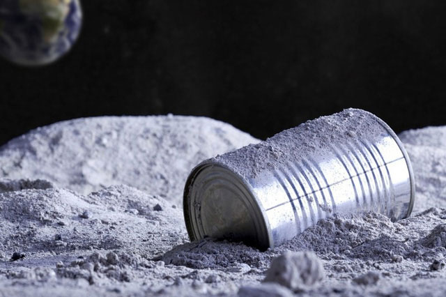 Picture 1 of People have left on the Moon nearly 200 tons of garbage!