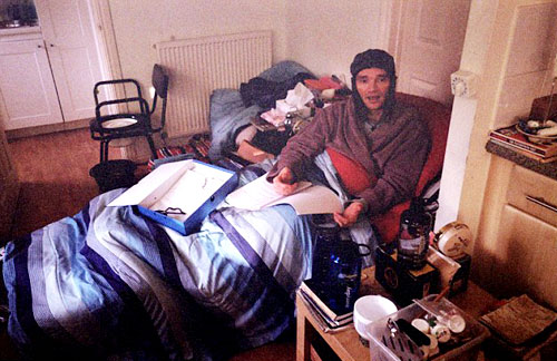 Picture 1 of People live separately from the world because of electrical equipment allergies