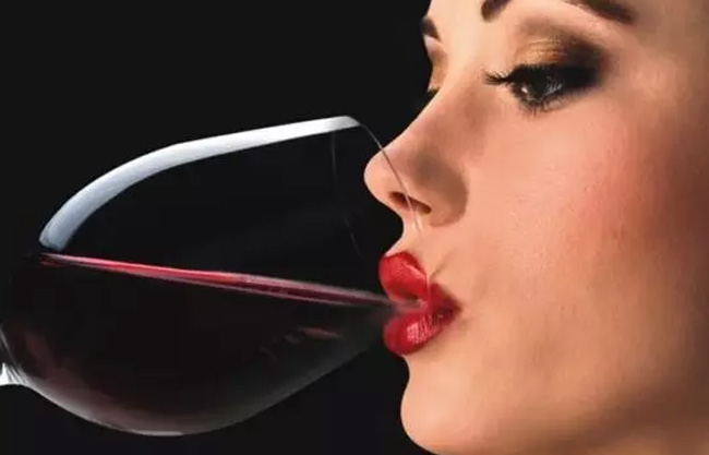 Picture 3 of People who drink alcohol are blushed so be careful