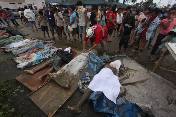 Picture 1 of Philippines: Bopha storms killed 900 people