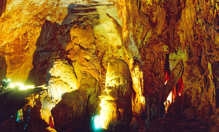 Picture 2 of Phong Nha - Ke Bang National Park: The first wonders of the cave