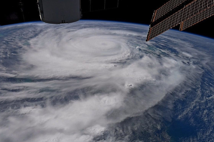 Picture 17 of Photo: Death storm Irma landed on Florida, causing casualties for Americans