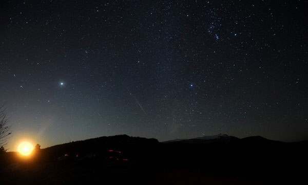 Picture 3 of Photo 'hot': Geminid meteor shower 'visit' Earth