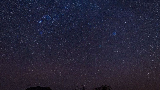 Photo: The largest meteor shower in the world sky