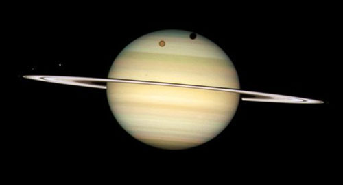 Picture 1 of Photographing the Earth from 1.6 billion km away