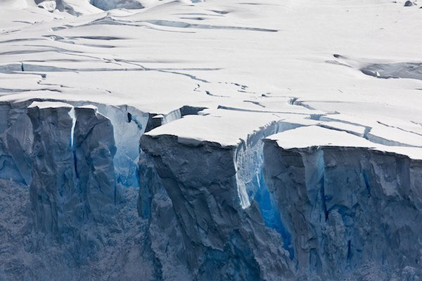 Picture 2 of Photos of melting ice are surprisingly beautiful but startling