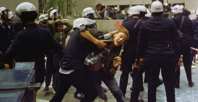 Picture 11 of Photos of the Vietnam War protest movement in the 60s