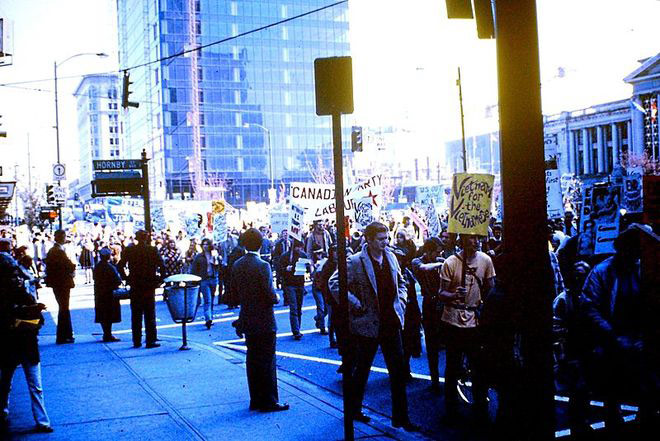 Picture 7 of Photos of the Vietnam War protest movement in the 60s