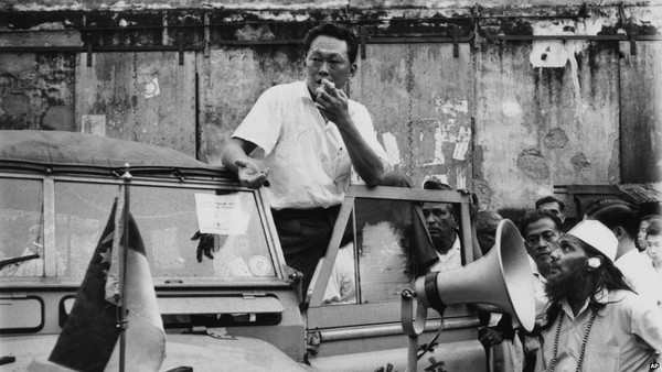 Picture 7 of Picture of the life and career of former Singapore Prime Minister Lee Kuan Yew