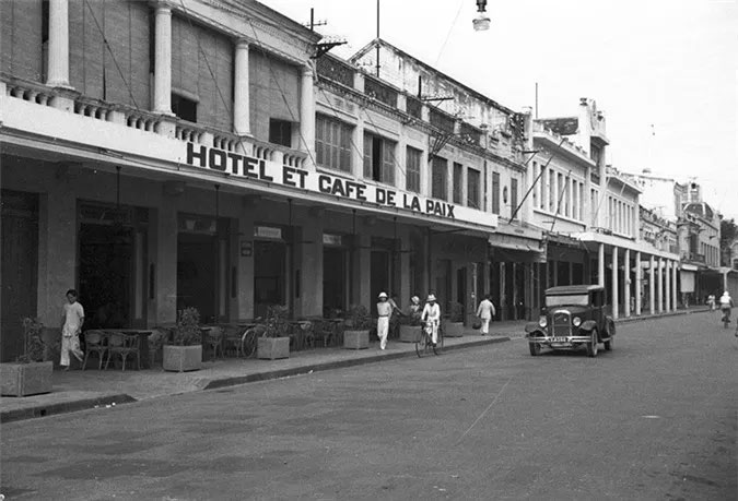 Picture 11 of Pictures of Trang Tien - a street to Hanoi in the past and now