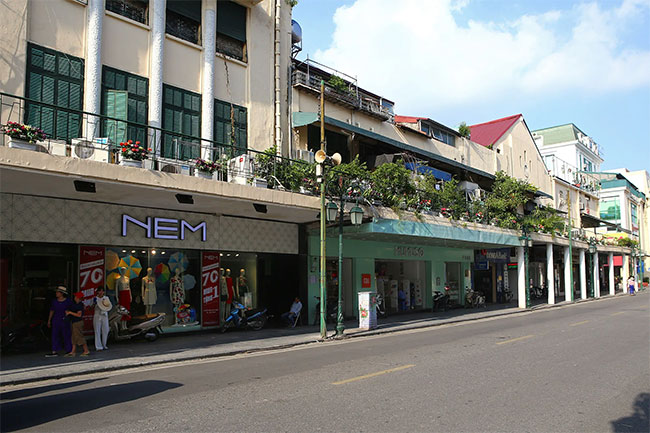 Picture 12 of Pictures of Trang Tien - a street to Hanoi in the past and now