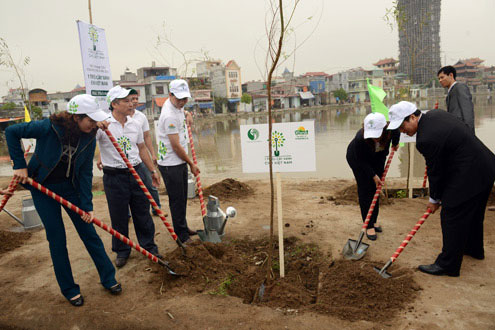 Picture 1 of Planting 3,500 trees to protect the environment in Hai Phong