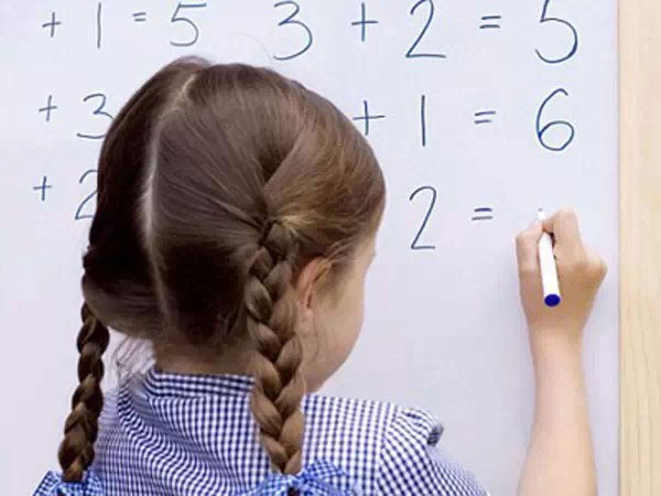 Picture 1 of Playing games helps children learn math better