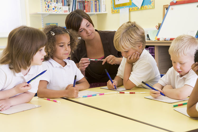 Picture 2 of Playing games helps children learn math better