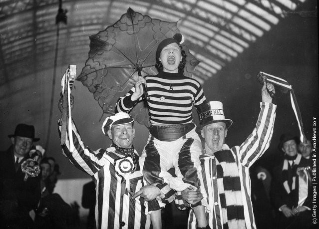 Picture 11 of Poison about football fans 100 years ago
