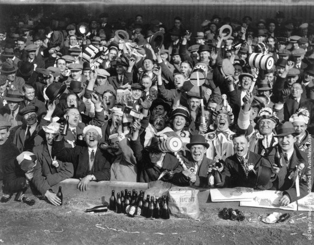Picture 2 of Poison about football fans 100 years ago