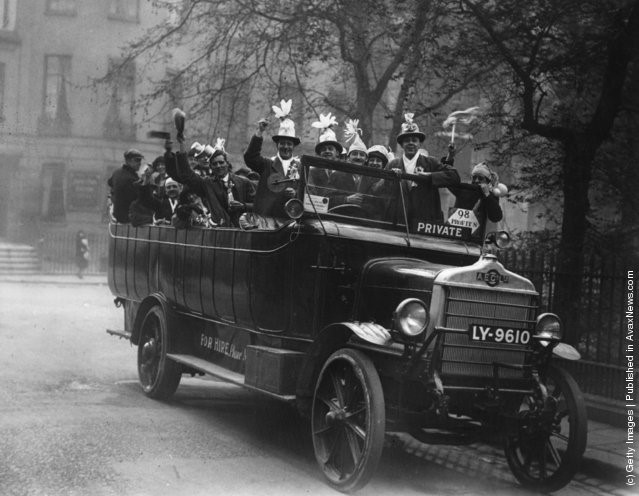 Picture 7 of Poison about football fans 100 years ago