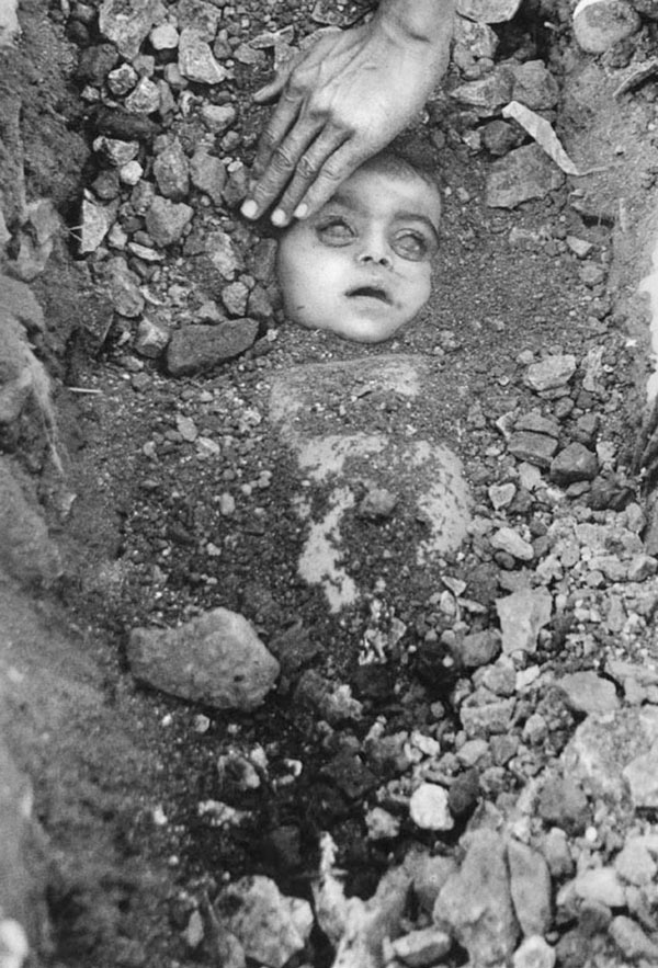 Picture 2 of Poison leak - Bhopal tragedy