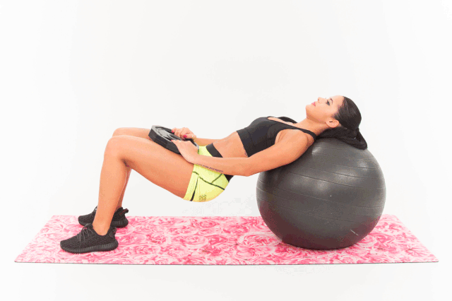 Picture 4 of Practice to have sexy 3 rounds thanks to 5 simple movements