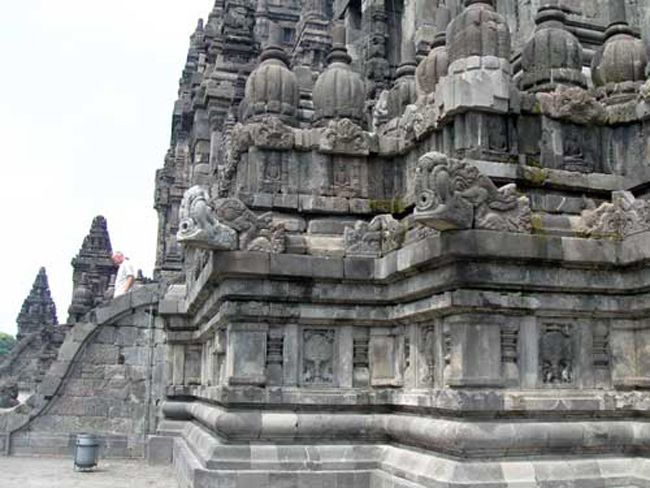 Picture 3 of Prambanan temple complex