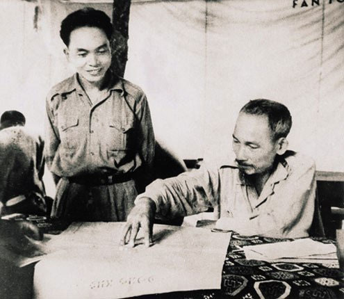 Picture 1 of Precious images of General Vo Nguyen Giap