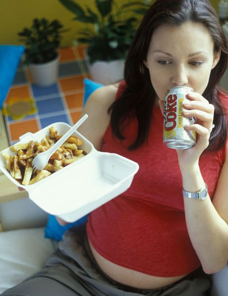 Pregnant women eat a lot of fat and increase the risk of stillbirth images 1
