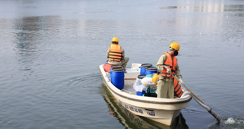 Picture 5 of Preparations of Germany to rescue dirty lakes in Hanoi