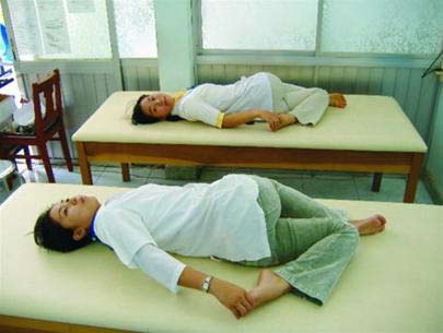 Picture 2 of Prevention of neck and shoulder pain by nursing