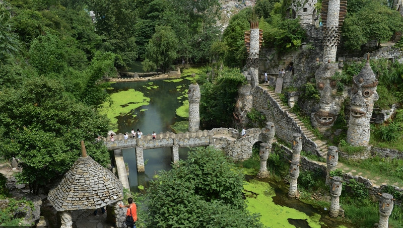 Picture 8 of Professor stays for 20 years to build stone walls