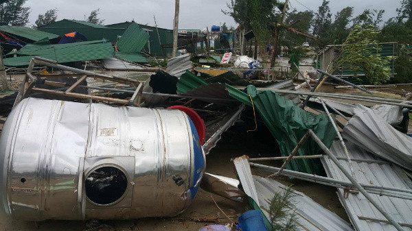 Picture 2 of Quang Binh has a big power outage, and Ha Tinh has lost its telecommunication waves