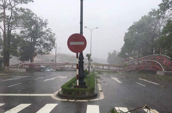 Picture 6 of Quang Binh has a big power outage, and Ha Tinh has lost its telecommunication waves