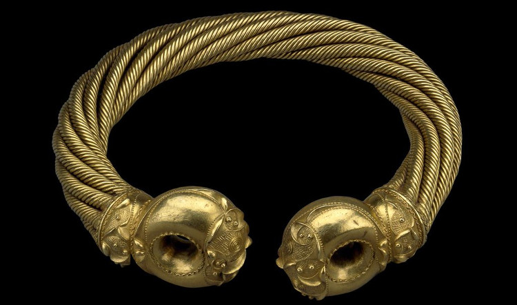 Picture 3 of Quietly watch priceless artifacts of Celtic civilization