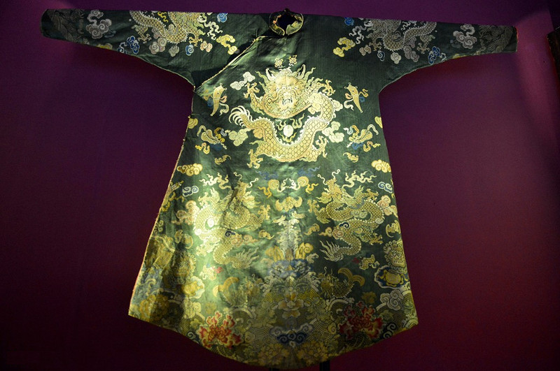 Picture 10 of Rare items of the Nguyen Dynasty in Saigon