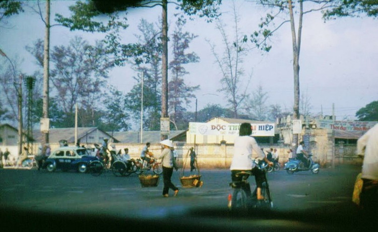 Picture 2 of Rare photos: Interesting moment about Saigon in 1967