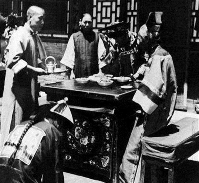 Picture 11 of Rare photos of how to organize the wedding of a noble Chinese family in Qing Dynasty