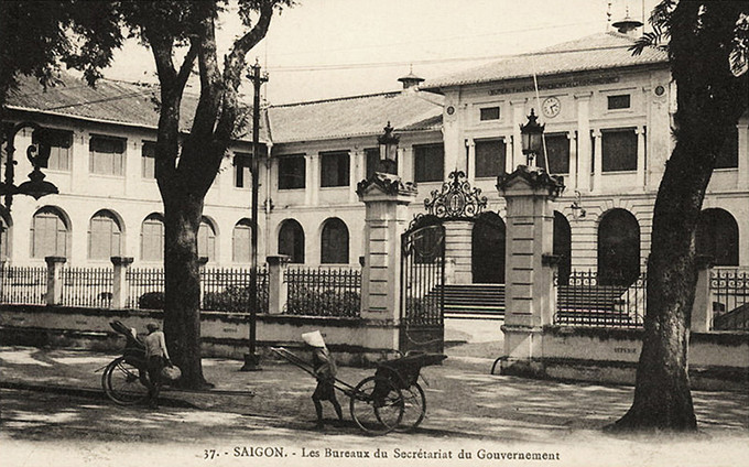 Picture 2 of Rare photos of the 130-year-old Mandarin Palace are in danger of being knocked down in Saigon
