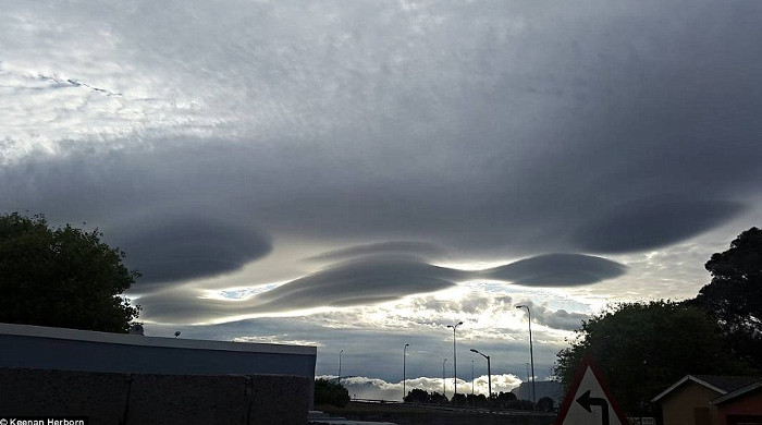 Picture 3 of Real damage 'UFO' story to visit South Africa
