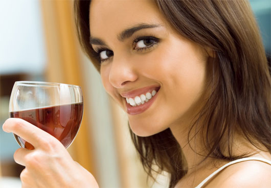 Picture 1 of Red wine helps prevent tooth decay