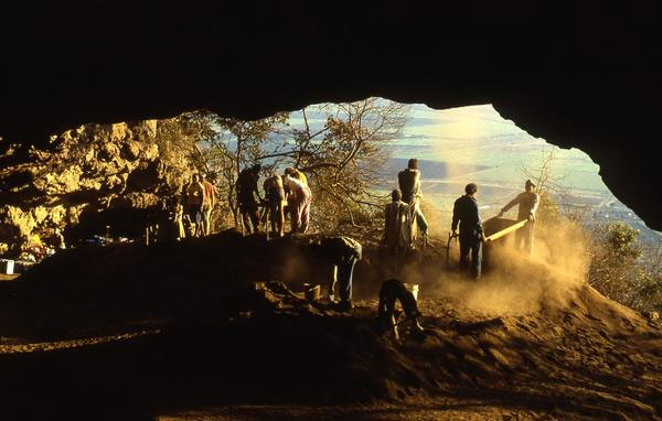Picture 1 of Redefining the Stone Age dating from poison