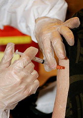 Picture 1 of Reduce 100 times the vaccine dose and still be effective