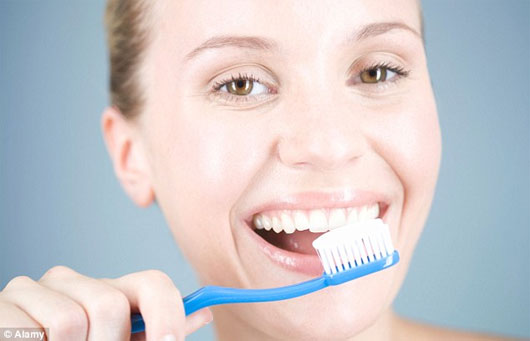 Picture 1 of Regular brushing reduces the risk of arthritis