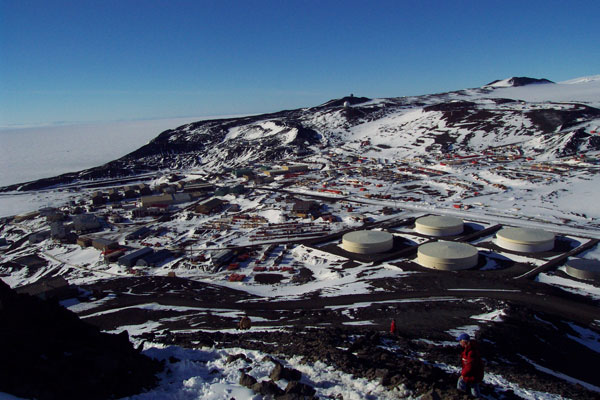 Picture 1 of Rescue a scientist who is sick in Antarctica