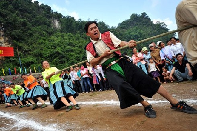Picture 11 of Rituals and tug-of-war games - Human heritage
