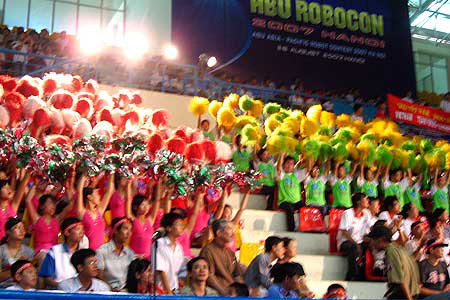Picture 3 of Robocon 2007: Vietnam lost the first match