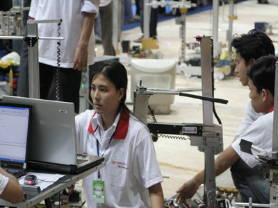 Picture 4 of Robocon 2008: 32 final teams in HCMC