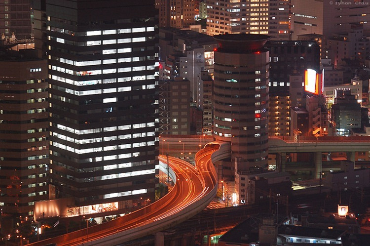Picture 5 of 'Round eyes' with 'cross-bridge' in Japan