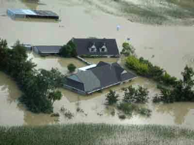 Picture 2 of Russia: Floods raging