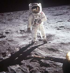 Picture 1 of Russia wants to help America explore the Moon