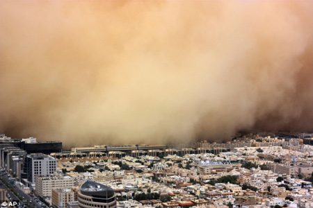 Picture 1 of Sand attack the city